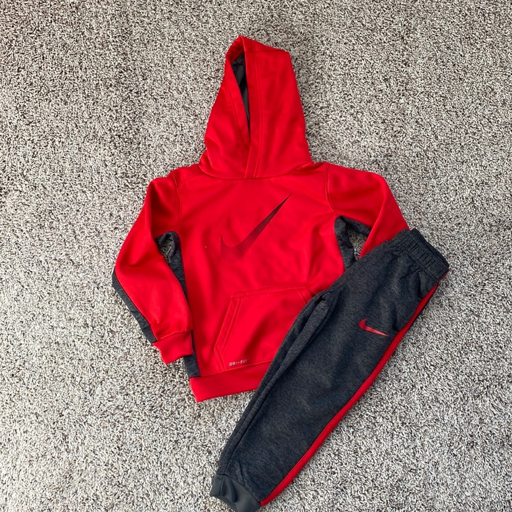 Nike sweatsuit matching set